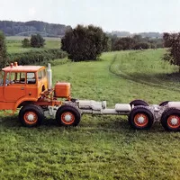Tatra 813: Domácí kolos