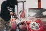 Po Japonci v Praze zbylo pouze jedno hodně široké Porsche