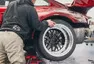 Po Japonci v Praze zbylo pouze jedno hodně široké Porsche