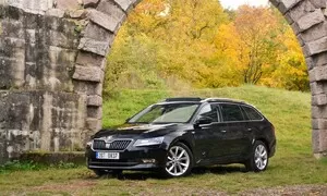 Recenze & testy: Škoda Superb Combi 2.0 TDi - Dexterův stěhovák