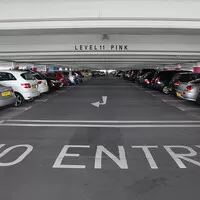 Skot ztratil auto v placených garážích. Na půl roku.
