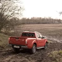 Nissan Navara - komfort, bláto a vánoční stromky