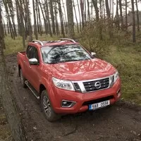 Nissan Navara - komfort, bláto a vánoční stromky