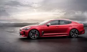 Kia představila sportovně laděný sedan Stinger