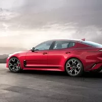 Kia představila sportovně laděný sedan Stinger