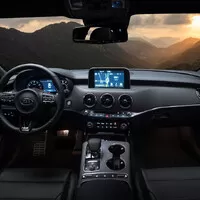 Kia představila sportovně laděný sedan Stinger