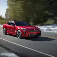 Kia představila sportovně laděný sedan Stinger