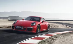 Novinky: Nové Porsche 911 GTS je zase o kousek dále