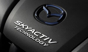 Autíčkář futurista, Novinky: Motory od Mazdy budou spalovat benzín bez svíček