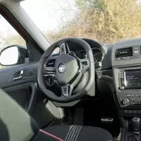 Škoda Yeti 2.0 TDI 4x4 MonteCarlo: Šaty dělaj (nejen) člověka