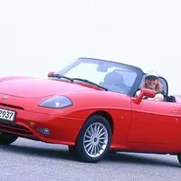 Hrdinové za babku: Fiat Barchetta