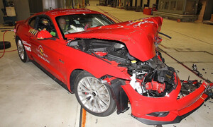 Novinky: Ford Mustang si z evropského crash testu odnesl slabé dvě hvězdy