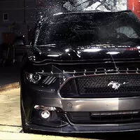 Ford Mustang si z evropského crash testu odnesl slabé dvě hvězdy