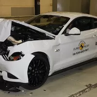 Ford Mustang si z evropského crash testu odnesl slabé dvě hvězdy