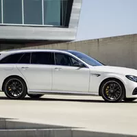 Mercedes-AMG E63 S kombi – kombajn náročných rodičů