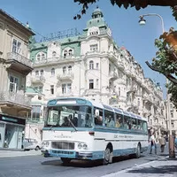 Jaká by byla auta, kdyby se vyvíjela jako autobusy