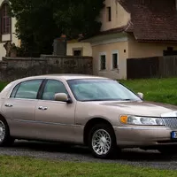 Asi potřebuju osmiválcovou ameriku