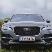 Jaguar F-Pace 2.0d AWD: První velká kočka