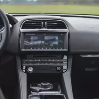 Jaguar F-Pace 2.0d AWD: První velká kočka