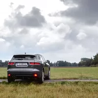Jaguar F-Pace 2.0d AWD: První velká kočka
