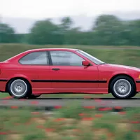 Hrdinové za babku: BMW 323ti Compact