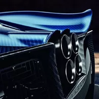 Pagani Huayra Roadster je lehčí a krásnější než kupé