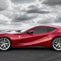 Nástupce Ferrari F12berlinetta nese název 812 Superfast