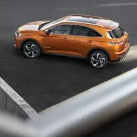 DS7 Crossback si hodlá došlápnout na prémiová kompaktní SUV