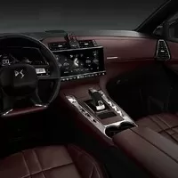 DS7 Crossback si hodlá došlápnout na prémiová kompaktní SUV