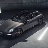 Přichází Porsche v naftě a kombíku aneb první Panamera, která není ošklivá