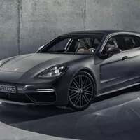 Přichází Porsche v naftě a kombíku aneb první Panamera, která není ošklivá
