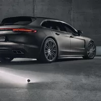 Přichází Porsche v naftě a kombíku aneb první Panamera, která není ošklivá