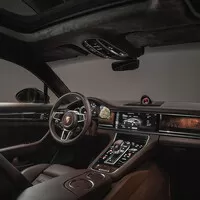 Přichází Porsche v naftě a kombíku aneb první Panamera, která není ošklivá