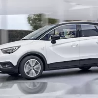 Jak je to s PSA a Opelem? Změní Uber svět aut? Lžou výrobci supersportů?