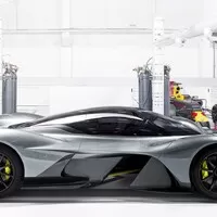 Hypersport od Astonu a Red Bullu má jméno Valkýra