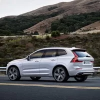 Pininfarinův elektrický sen, karbonový RUF, sportovní Tata, Volvo a Seat - co nás zaujalo v Ženevě