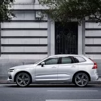 Pininfarinův elektrický sen, karbonový RUF, sportovní Tata, Volvo a Seat - co nás zaujalo v Ženevě
