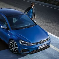 Volkswagen ukázal ostřejšího Golfa R Performance