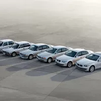 O stíhačce a dvou Američanech, kteří změnili svět automobilového designu