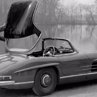 Mercedes-Benz 300 SL Roadster je tu s námi šedesát let