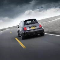 Němci z Pogea Racing dopřáli Fiatu 500 405 koní