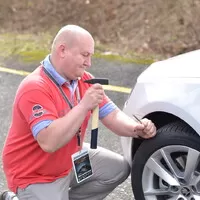 Kladiva, gumy a hřebíky, aneb je tu smysluplný nástupce runflatů?