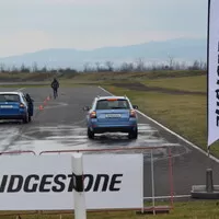 Kladiva, gumy a hřebíky, aneb je tu smysluplný nástupce runflatů?