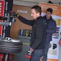 Kladiva, gumy a hřebíky, aneb je tu smysluplný nástupce runflatů?