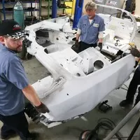 Šílenství kolem 50 let Mustangu začíná speciální edicí a autem na střeše