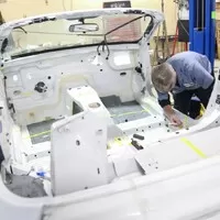 Šílenství kolem 50 let Mustangu začíná speciální edicí a autem na střeše