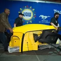 Šílenství kolem 50 let Mustangu začíná speciální edicí a autem na střeše