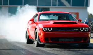Dodge Demon je venku a je tak extrémní, jak jen může být