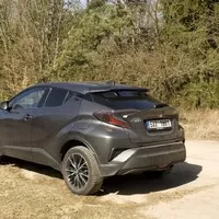 Toyota C-HR: Batmobil