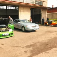 Kafe & Káry v Gas Townu – čarodějnice bez upalování